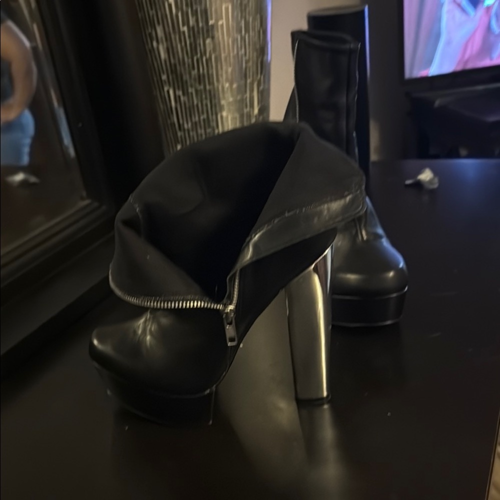 Topshop Black Leather Heeled Boots - Picture 10 of 16
